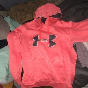 Women’s Under armour Pink sweatshirt